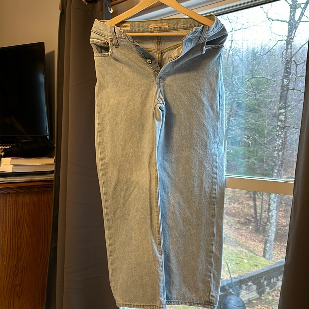 Levi’s Pants. Beautiful. I used it once.